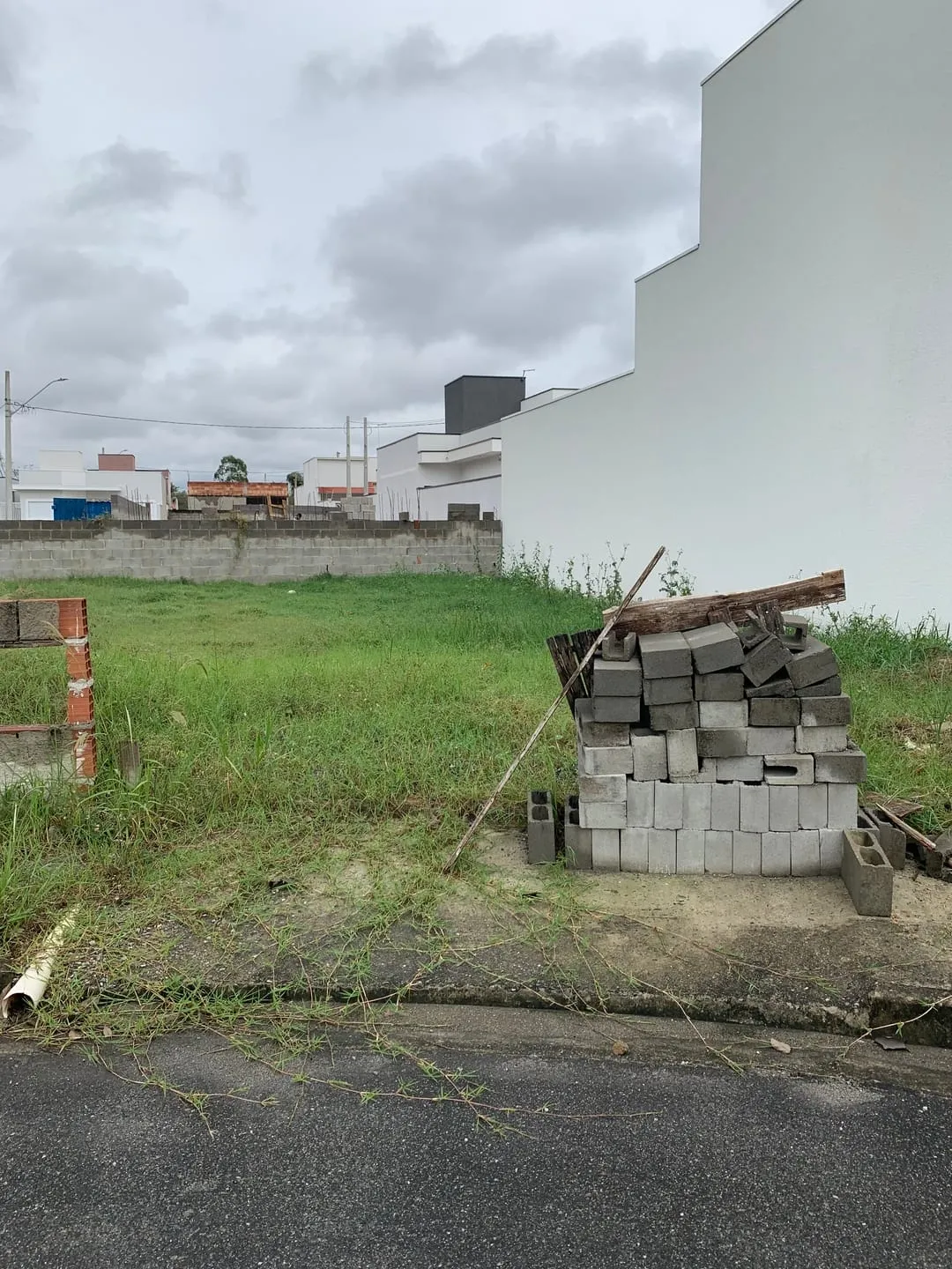 Imagem Terreno à venda 175M², Res. Santa Clara, Pindamonhangaba - SP