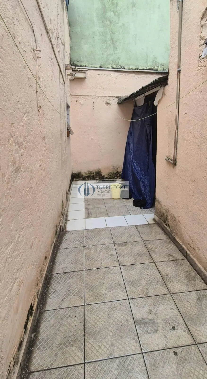 Imagem Ótima casa , 3 dormitorios,1 suíte , 2 vagas com uma edícula nos fundos