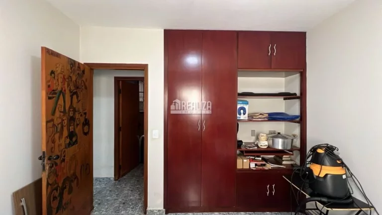 Imagem Casa de 3 dormitórios no bairro Vila Celeste, em Uberaba - Imperdível!
