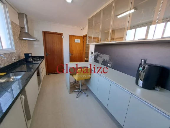 Imagem Casa triplex com 160m², 3 quartos, 1 suíte, churrasqueira e piscina por R$1.700.000,00 no Estuário em Santos