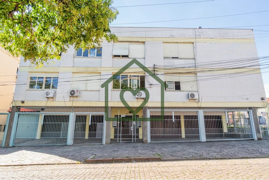 Imagem Amplo e confortável apartamento, reformado, com 3 dormitórios, 1 suíte e 114m²! Sala com living ...