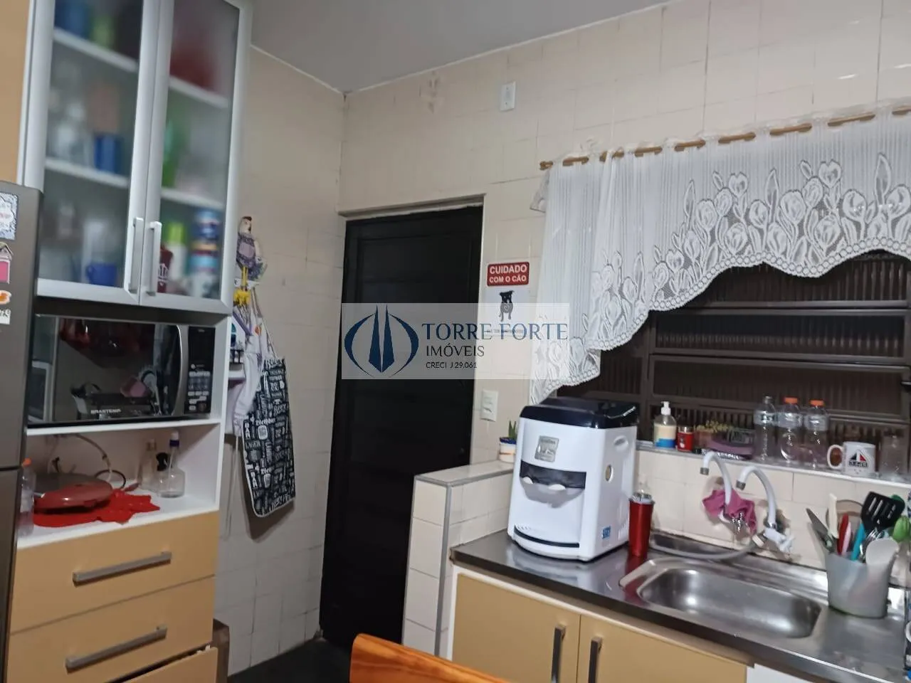 Imagem Casa Assobradada com 4 dormitórios, 1 suíte, 2 vagas de garagem, Demarchi