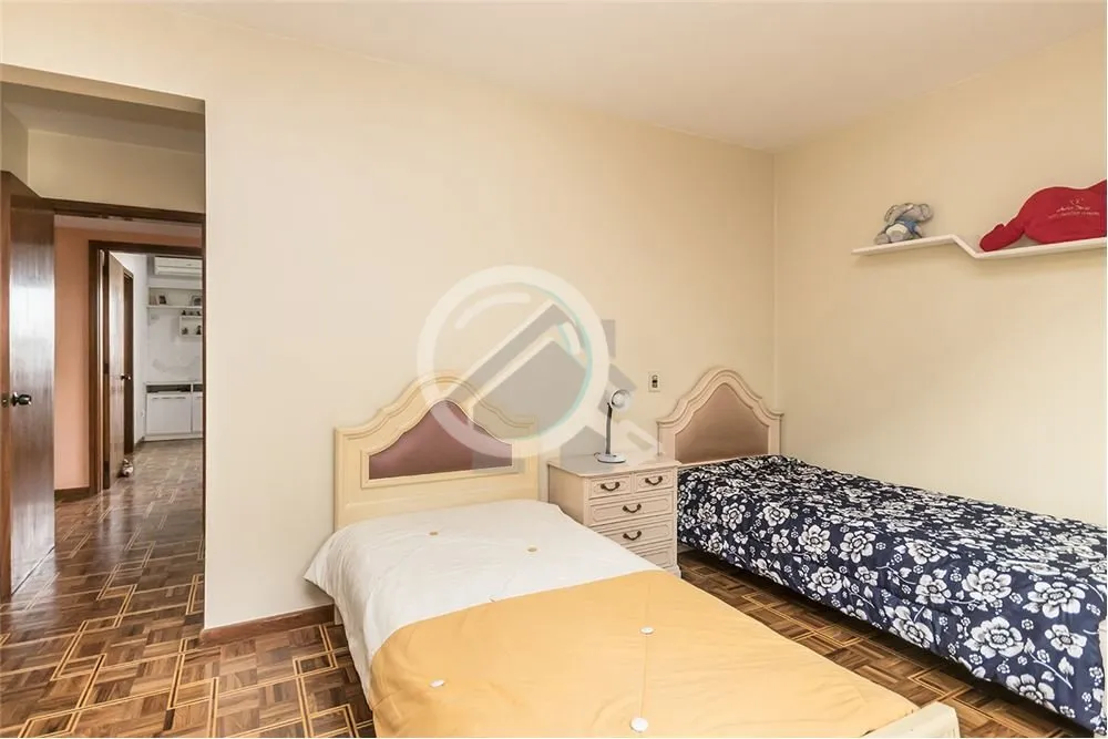 Imagem Apartamento amplo, com 151 m² de área útil com 3 dormitórios, sendo 1 suítes, banheiro social, ...