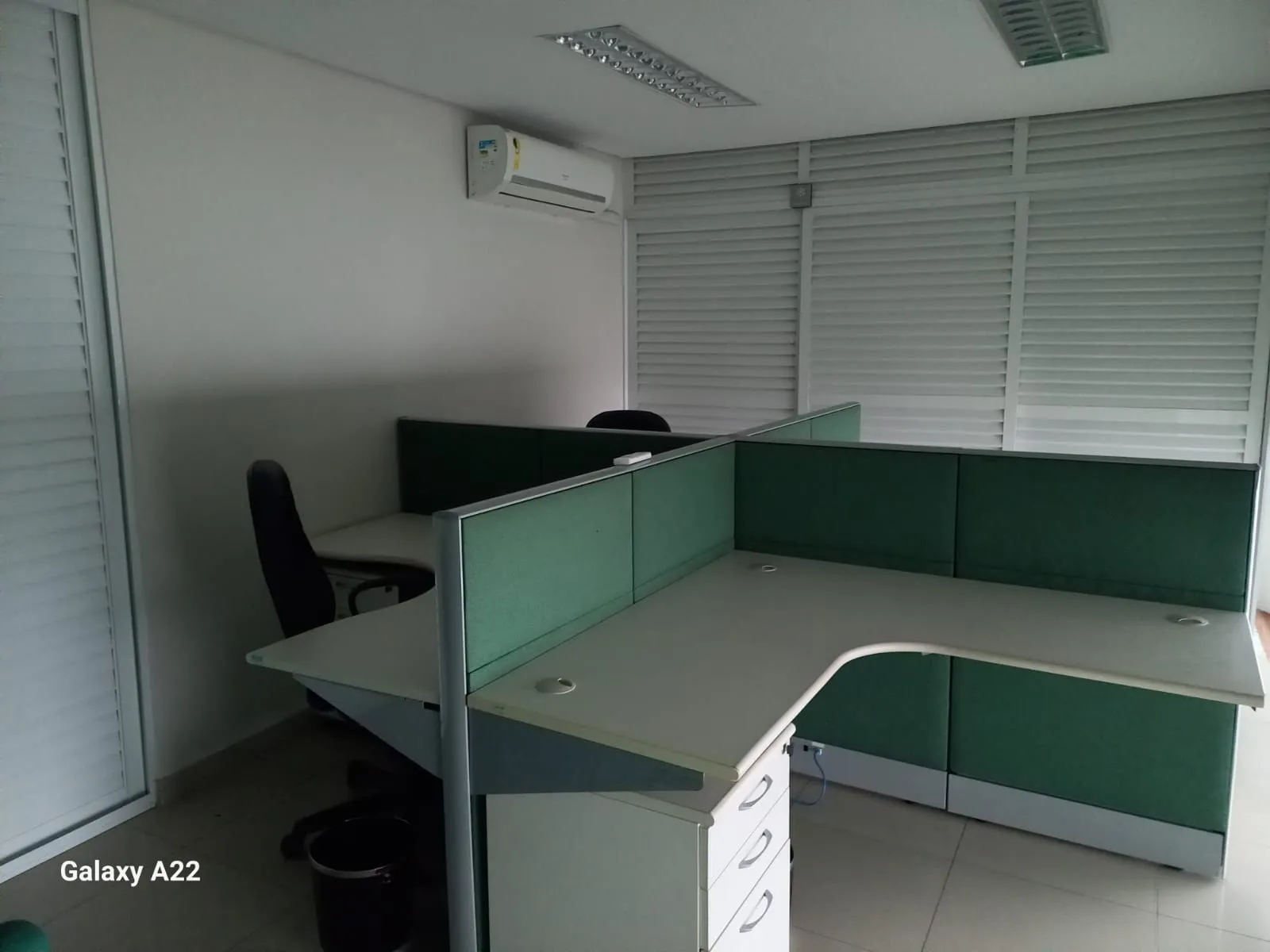 Imagem MÁFFER IMÓVEIS ALUGA LOJA / PRÉDIO COMERCIAL - AV. SERTÓRIO | PORTO ALEGRE/RS Área total: 1.200 m² Aluguel: R$ 48.000/mês Diferenciais do Imóvel Altíssima visibilidade Testada ampla com vitrine Fluxo intenso de veículos