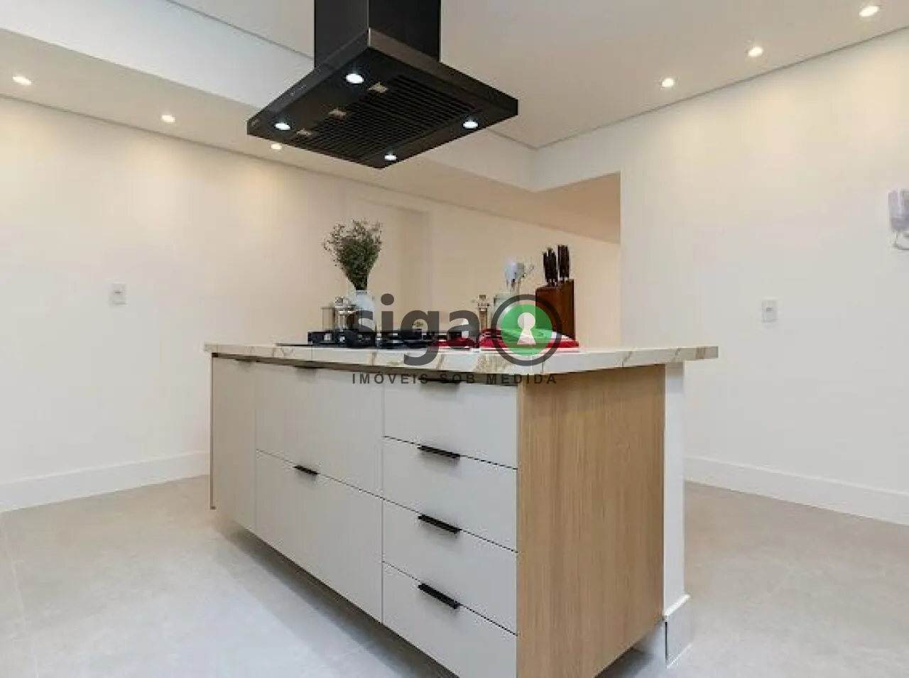 Imagem Apto à Venda com 142m², Cerqueira César reformado, 2 suítes, 2 vagas sem com armários