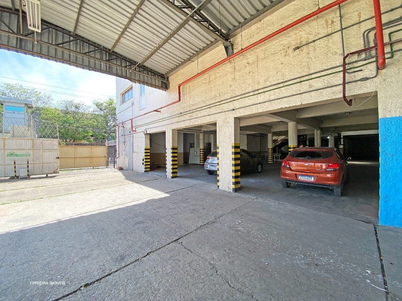Imagem Predio para Venda - 2297m², 0 dormitórios, 20 vagas - Floresta
