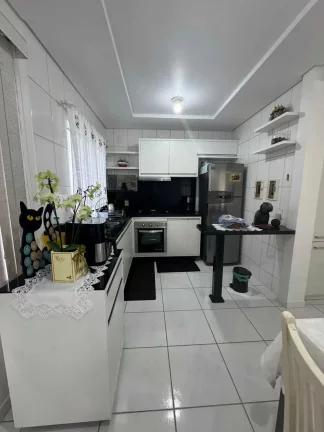 Imagem Sobrado com 4 dormitórios amplos sendo 1 suíte e 4 vagas - Bom Retiro, Joinville/SC