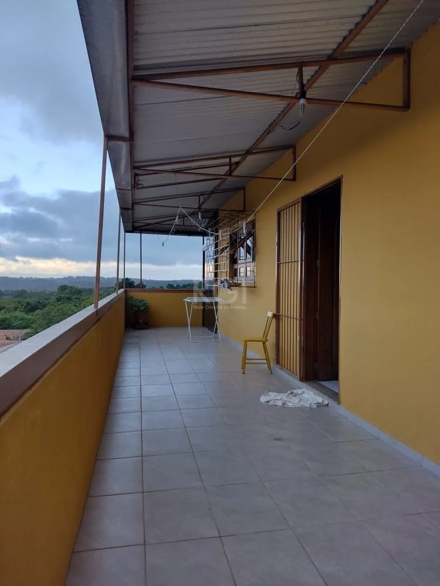 Imagem Casa para Venda - 0.18m², 2 dormitórios, sendo 2 suites, 3 vagas - Lomba do Pinheiro