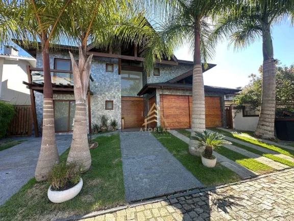 Foto do imóvel Casa com 4 suítes sendo 1 master à venda, 400 m² por R$ 7.800.000 - Estados - Balneário Camboriú/SC