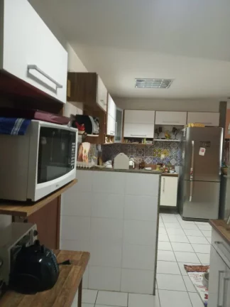 Imagem Condominio De Frente Para Mar Com Apartamento Primeiro Andar Com Vista Lateral