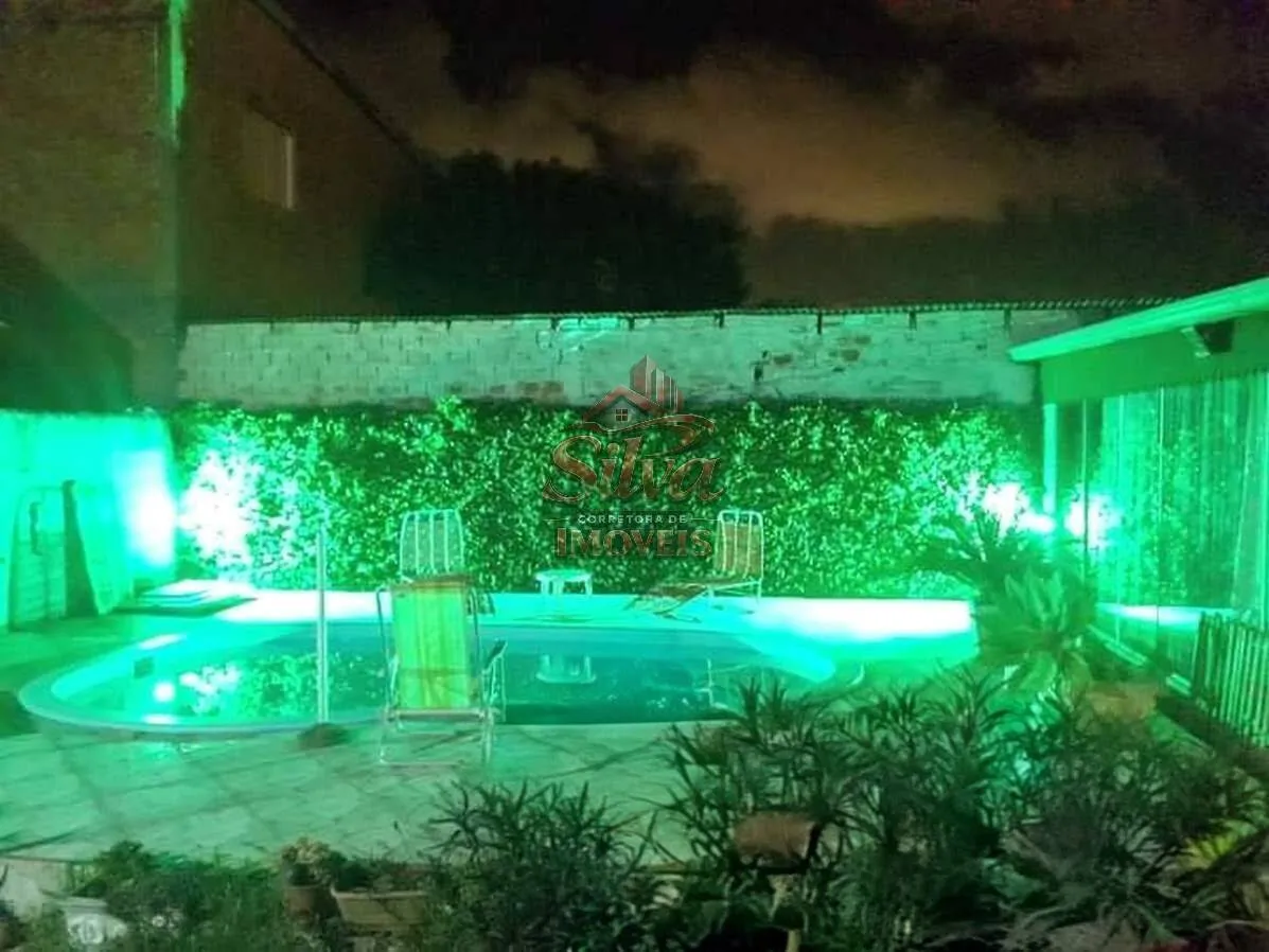 Imagem C787 | Casa de madeira com piscina à venda no Mariluz