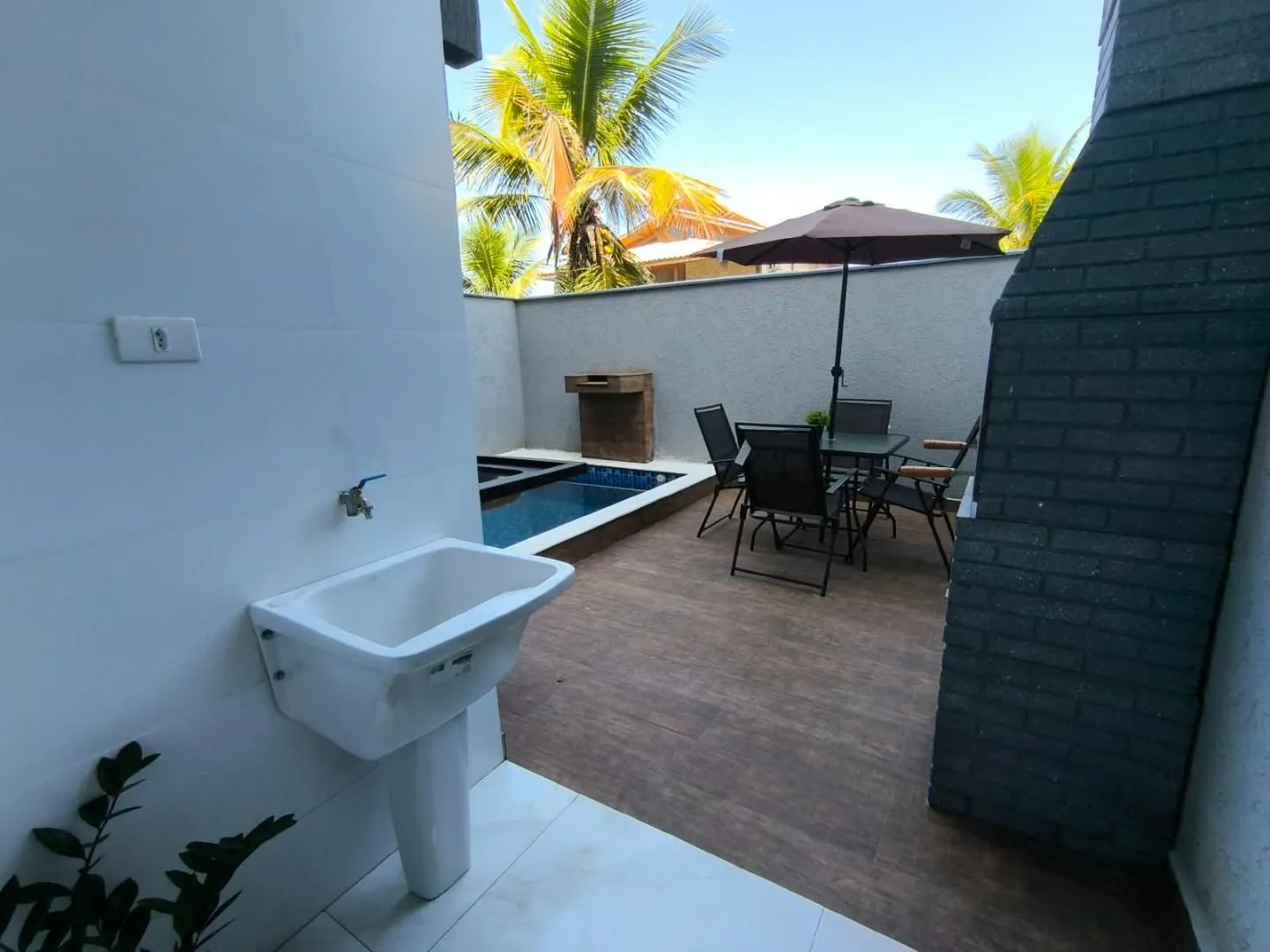 Imagem Sobrados novos em Condomínio Frente ao Mar em Itanhaém-SP, 2 Quartos, 2 Suítes, 2 Salas, 1 Vaga, 96,02 m² no Suarão.