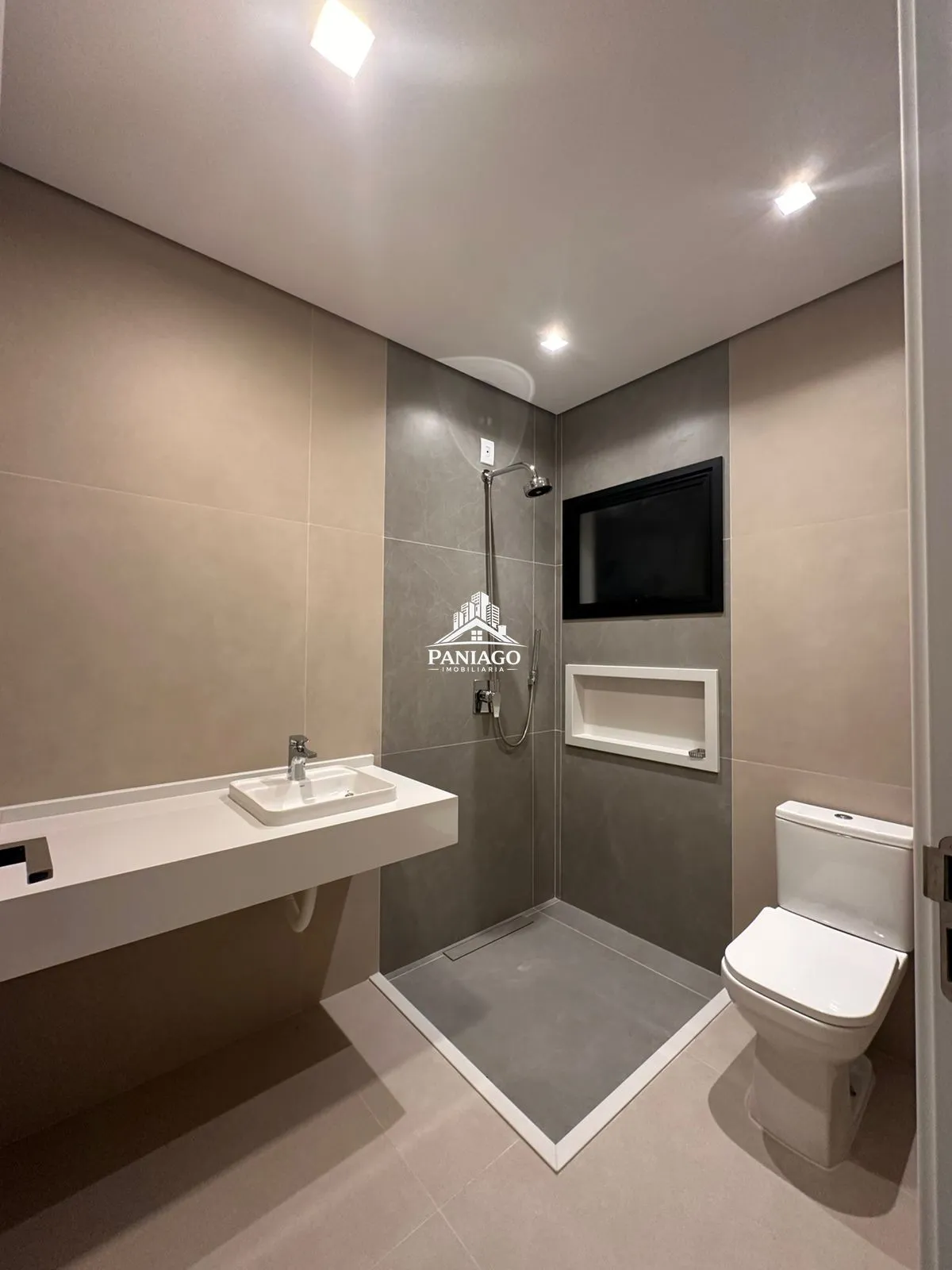 Imagem Casa à Venda no Ginco Florais Pérola | 213m² | 3 Suítes | Piscina Com Hidromassa