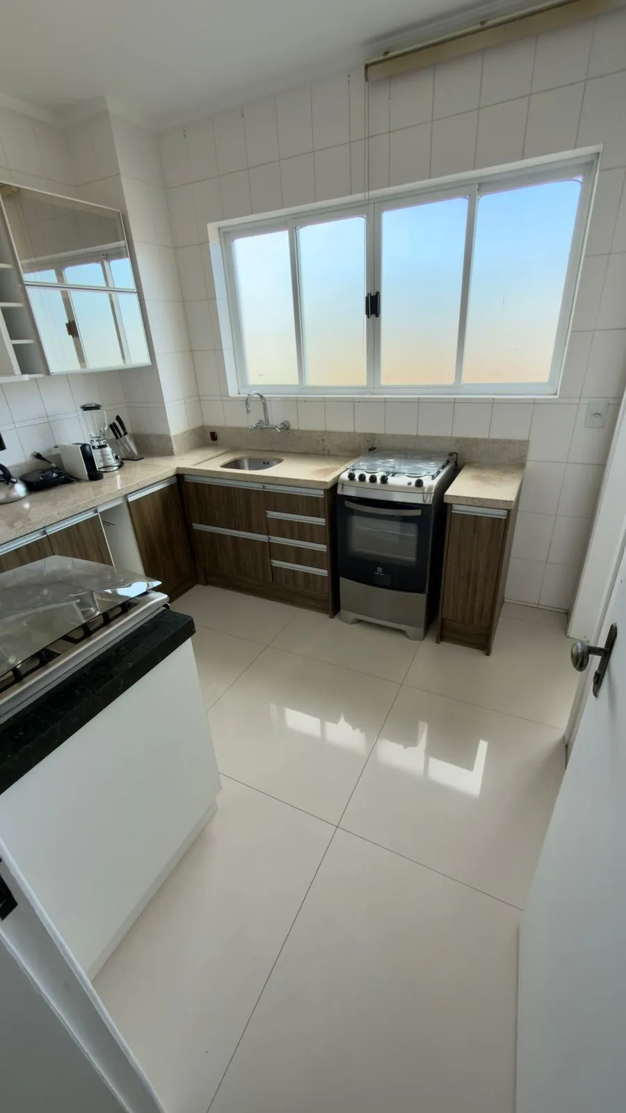 Imagem Casa com 02 quartos e 02 vagas no Bairro Jardim Itu em Porto Alegre