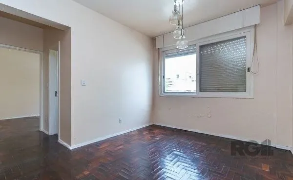 Imagem Apartamento no bairro Floresta de 2 dormitórios dependência e vaga DESOCUPADO