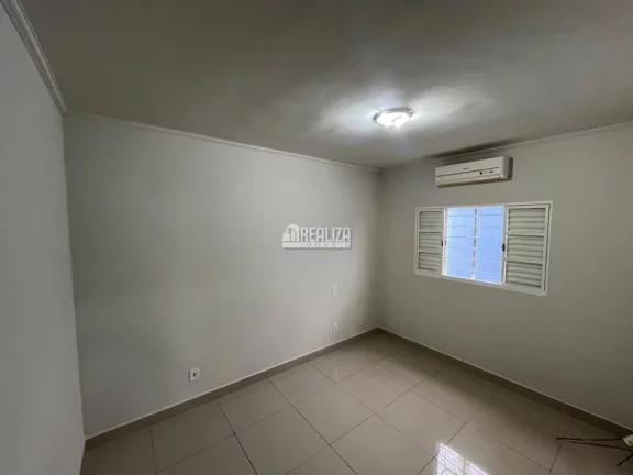 Imagem Casa à venda com 3 dormitórios no Jardim Nenê Gomes, Uberaba