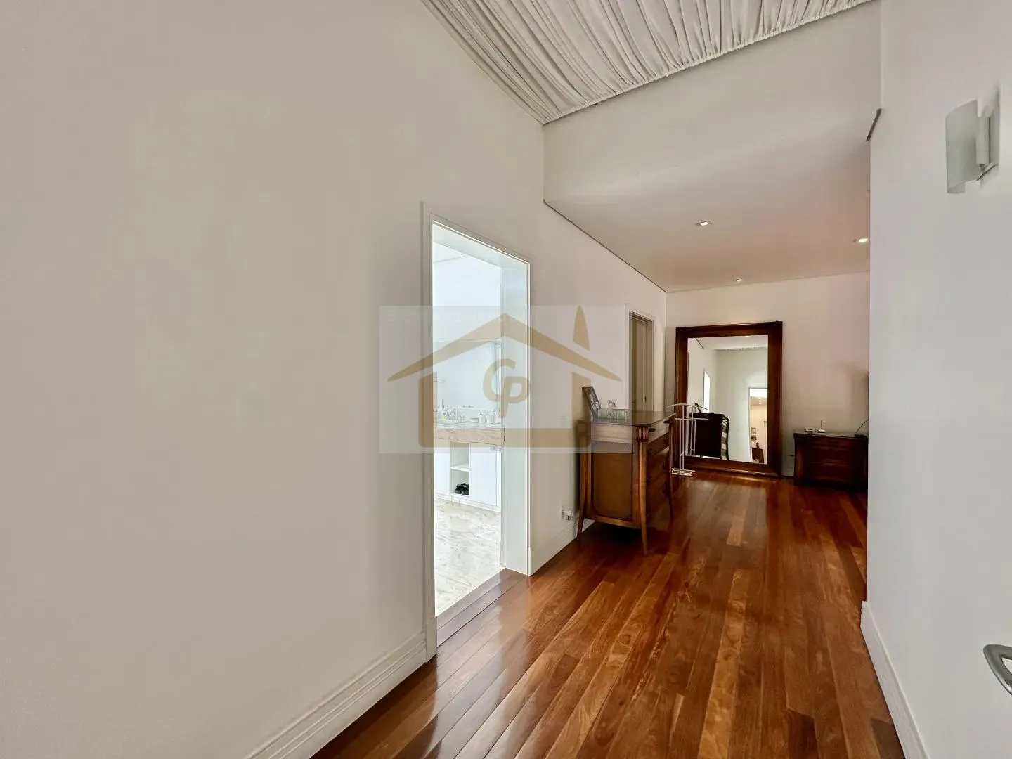 Imagem 4suítes Linda casa TÉRREA, vista 180°. Piscina, gourmet, 3 lareiras, 10 vagas cobertas