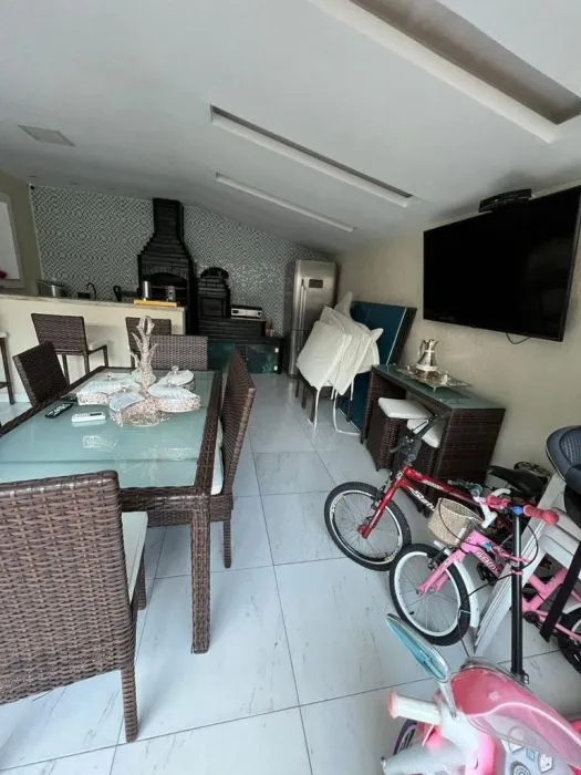 Imagem Jardins de Monet: casa triplex 260 m² e 4 quartos