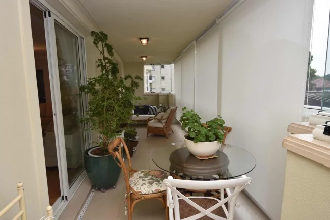 Imagem Excelente apartamento de alto padrão com 292 m² bem distribuídos, decorado de forma clean e harmo...