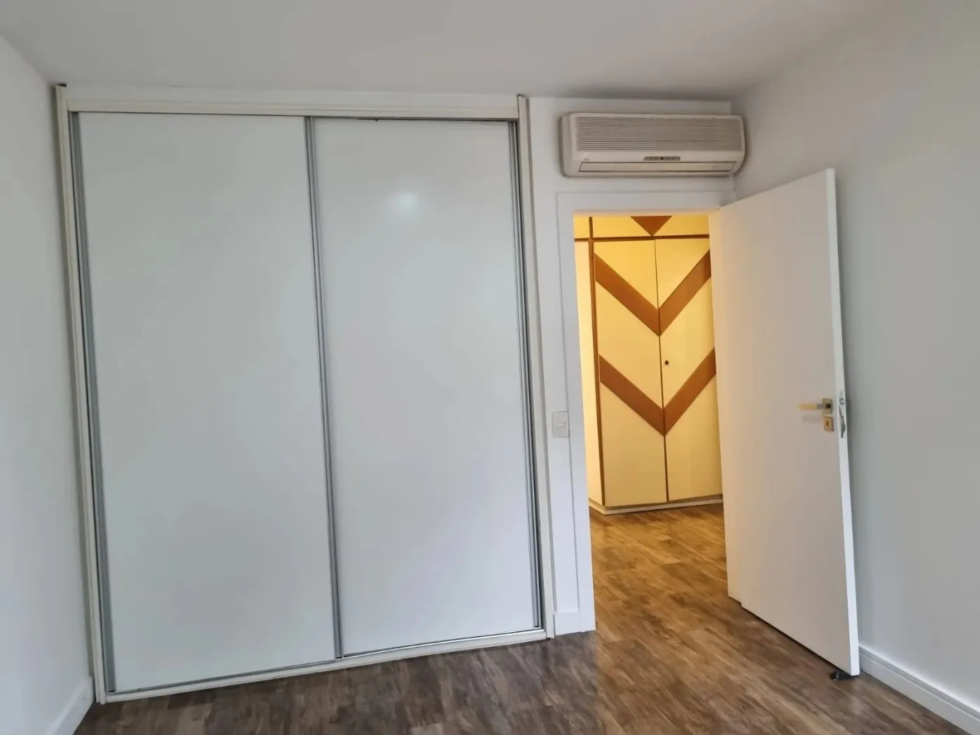 Imagem Apartamento para Venda em São Paulo, Pinheiros, 3 dormitórios, 1 suíte, 2 banheiros, 2 vagas