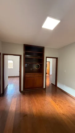 Imagem EXCELENTE IMÓVEL COMERCIAL DISPONIVEL PARA LOCAÇÃO EM ÁREA NOBRE DE FRANCA PRÓXIMO A AVENIDA ANTONIO BARBOZA FILHO NO BAIRRO REGINA HELENA