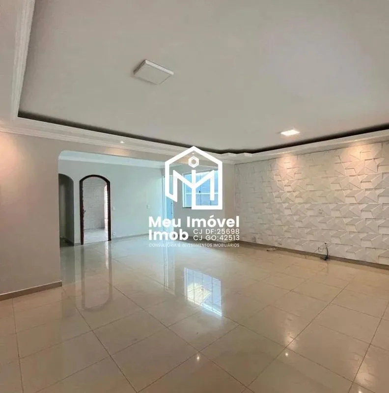 Imagem Casa 4 Quartos 2 Suítes 4 Vagas 300m² Taguatinga/DF