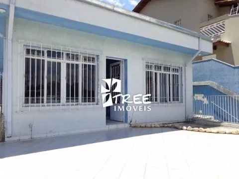 Imagem LOCAÇÃO DE SOBRADO NO JARDIM PLANALTO, EM ARUJÁ/SP, 280m² com recepção ampla, 05 salas, copa, edícula com mais 02 salas e 02 vagas. CONSULTE-NOS.