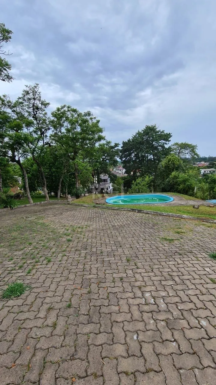Imagem Sobrado para Venda - 200m², 3 dormitórios, sendo 1 suites, 3 vagas - Belém Novo