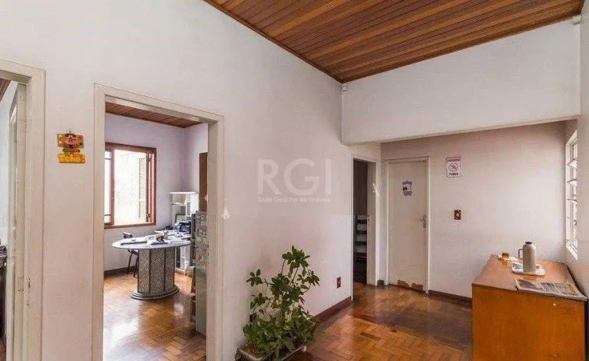 Imagem Predio para Venda - 120m², 3 dormitórios, 3 vagas - Partenon