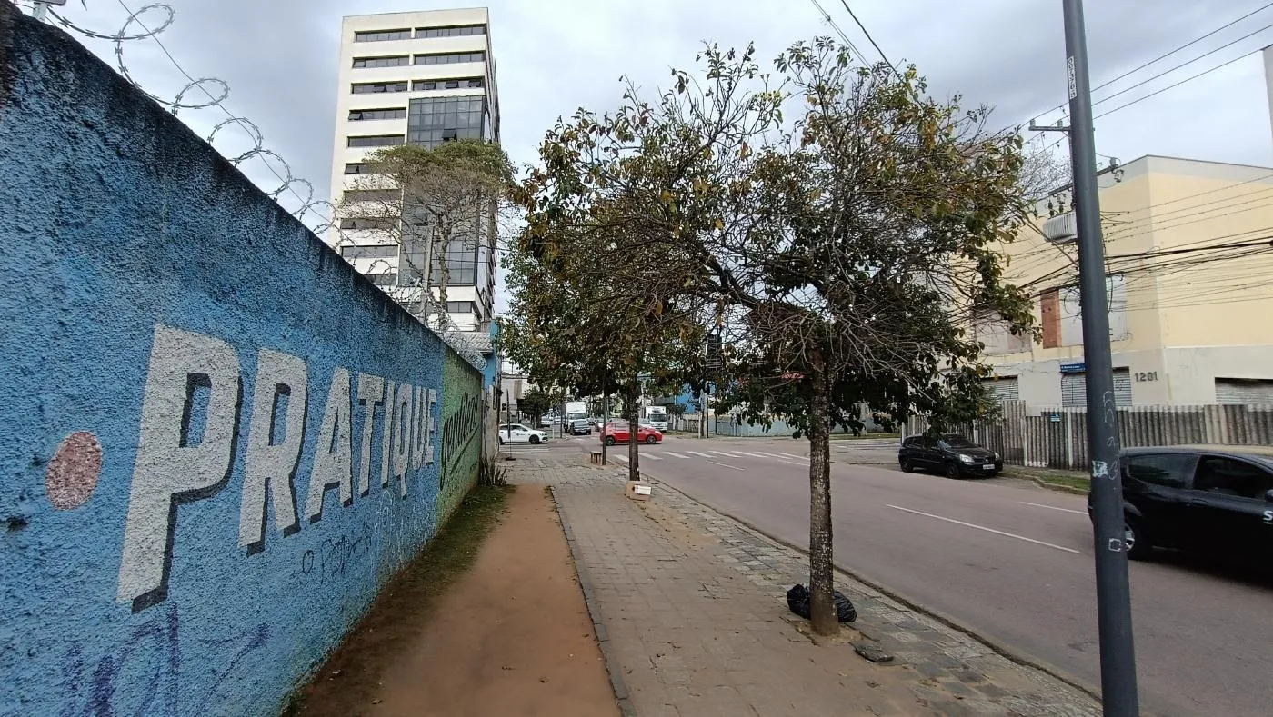 Imagem Terreno ZR4 esquina comercial Centro Civico.R$ 6.400.000,00