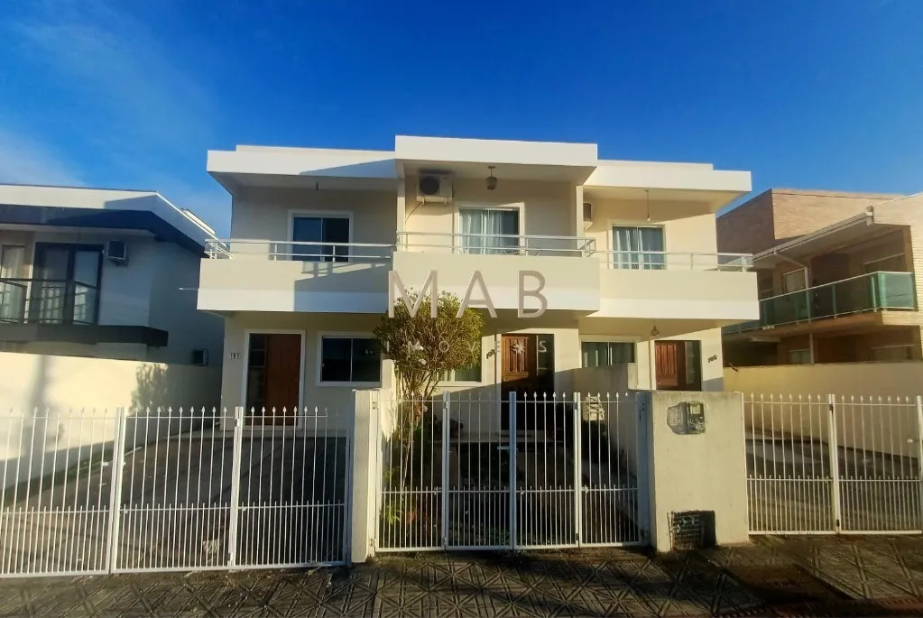 Foto do imóvel Imperdível oportunidade: Casa à venda em Florianópolis-SC, Ingleses do Rio Vermelho, 2 quartos, 1 sala, 2 banheiros, 1 vaga, 112m².