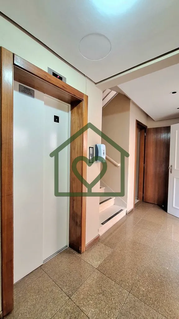 Imagem A/J BROKERS VENDE APARTAMENTO IMPECÁVEL NO BAIRRO PETRÓPOLIS EM PORTO ALEGRE 
 
Destaques: 
 Área...
