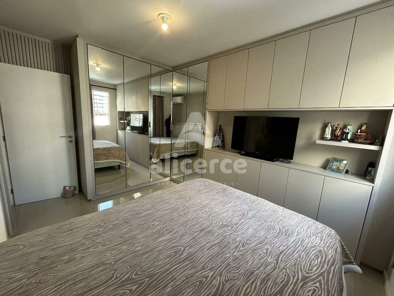 Imagem Apartamento à venda com 3 quartos 1 suíte, 89,56m² em Balneário Florianópolis
