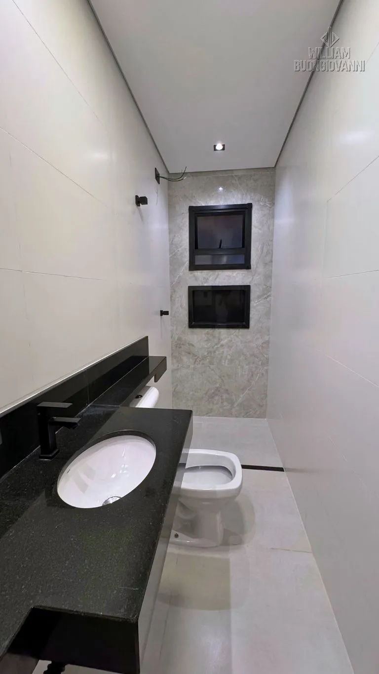 Imagem Casa Térrea 2 Dormitórios com Quintal - 57m²