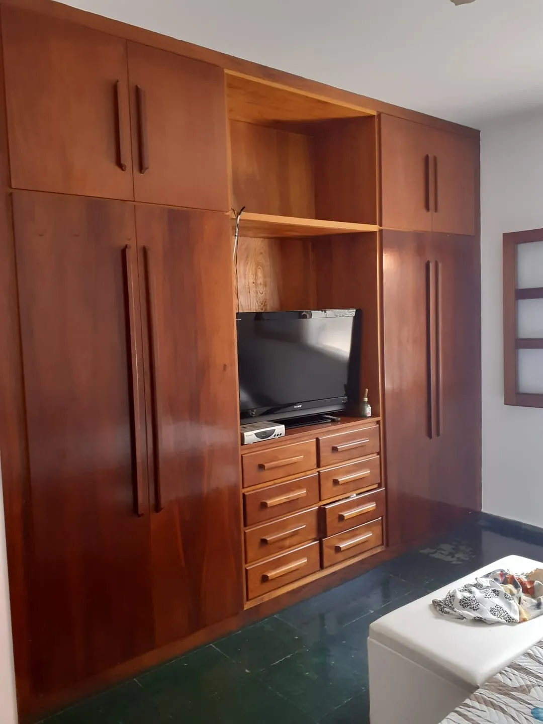 Imagem Casa à venda 3 Quartos, 2 Suites, 3 Vagas, 348M², Parque São Domingos, Pindamonhangaba - SP