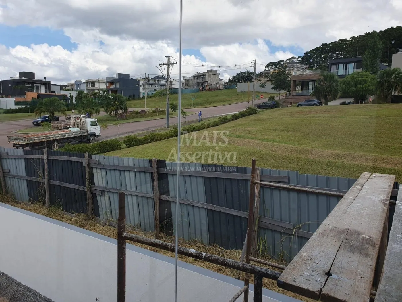 Imagem Excelente sobrado de alto padrão em Alphaville, Residencial Lombardia - POA
