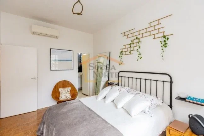 Imagem Apartamento amplo e reformado, com 174 m² de área útil, pé-direito alto, excelente iluminação ...