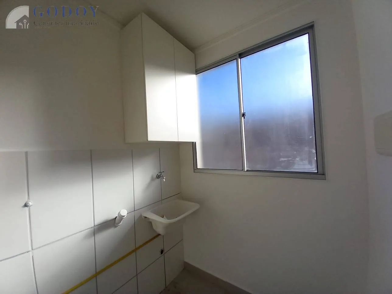 Imagem Amplo Apartamento ótima localização com Piso Porcelanato