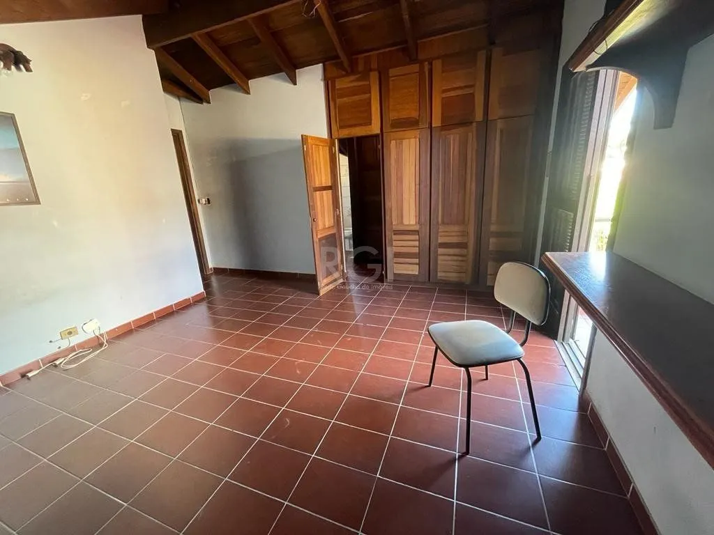 Imagem Casa para Venda - 400m², 5 dormitórios, sendo 3 suites, 4 vagas - Ipanema PORTO ALEGRE /RS