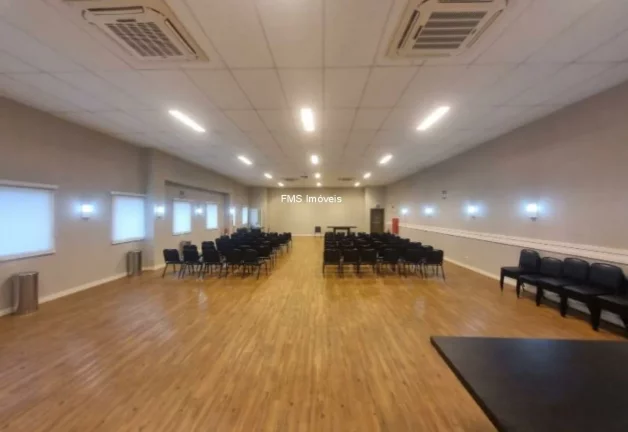 Imagem Conjunto comercial com 682m² para locação na Vila Leopoldina.