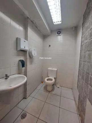 Imagem Prédio Comercial Inteiro para Locação em São Paulo-SP, Campo Belo: 486m², 3 Banheiros, 2 Vagas de Garagem!