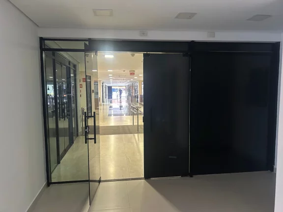 Imagem Loja Comercial – 122m² com Mezanino e Acesso Privilegiado no Centro