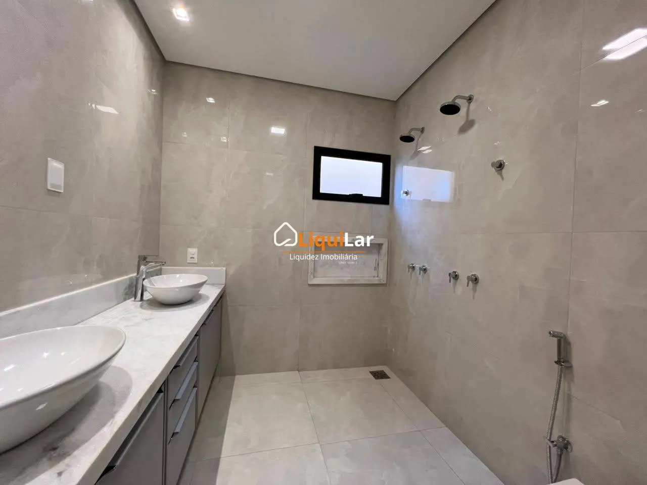 Imagem Alphaville 4 | Casa Térrea com Escritório, Cozinha Separada e Piscina Aquecida