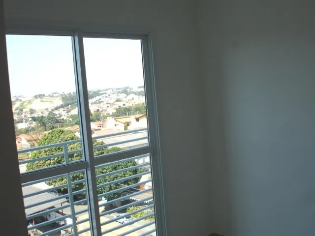 Imagem Apartamento com Sacada no Edifício Viena em Localização Privilegiada de Sorocaba