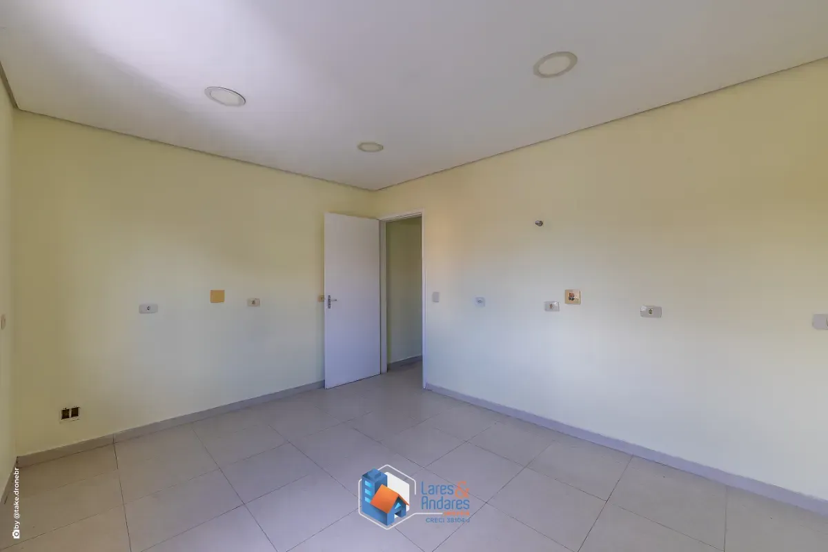 Imagem Sobrado para venda em Jardim Ipanema (Zona Sul) com 4 quartos, sendo 1 suíte, 130m²