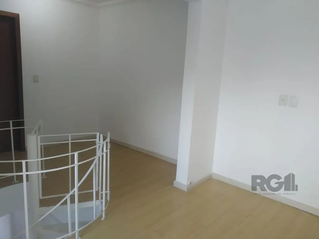Imagem Excelente DUPLEX de 90m² com 2 dormitórios e 2 vagas.