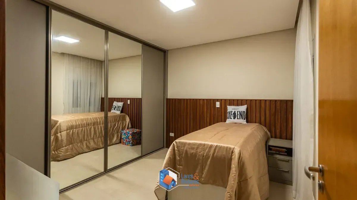 Imagem Sobrado para venda e locação em Chácara Inglesa com 3 quartos, sendo 1 suíte, 185m²