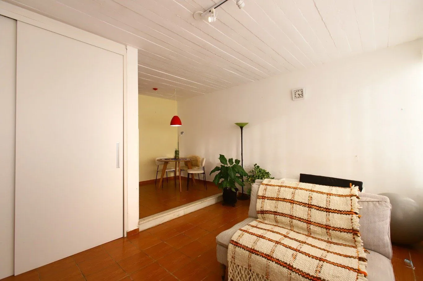 Imagem Casa com Edícula nos fundos, total de 5 dormitórios no Bairro gloria.