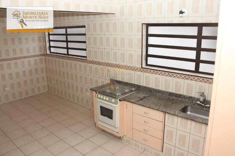 Imagem Casa com 3 dormitórios à venda, 168 m² por R$ 650.000,00 - Jardim Las Vegas - Guarulhos/SP