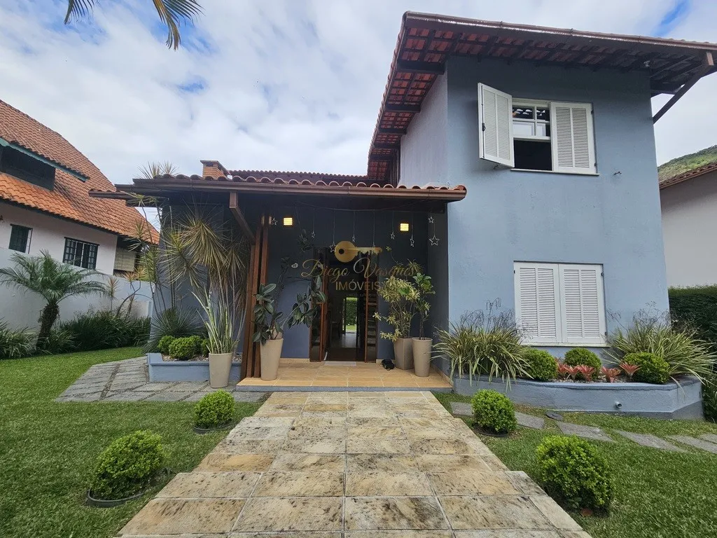 Imagem Casa em Condomínio para Venda em Teresópolis / RJ no bairro Parque do Imbui